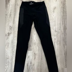black leggings in XS